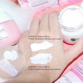Kem dưỡng trắng da sakura 50ml thái lan
