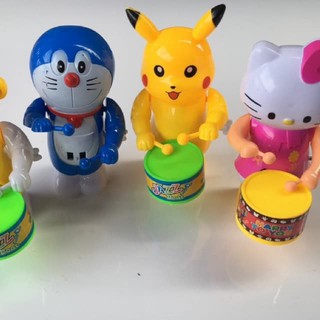 Đồ chơi vặn cót hình doremon, mèo kiti, pikachu