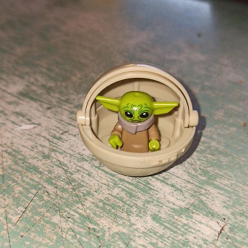 Đồ Chơi Xếp Hình Tay Xoay Hình Yoda Cho Bé