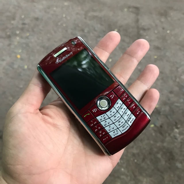 Điện thoại BlackBerry 8120 nhỏ gọn