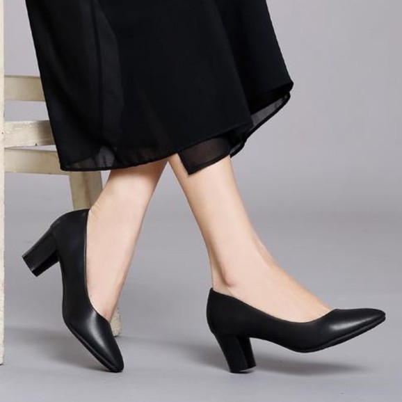 Giày cao gót thời trang trơn gót vuông (màu đen)