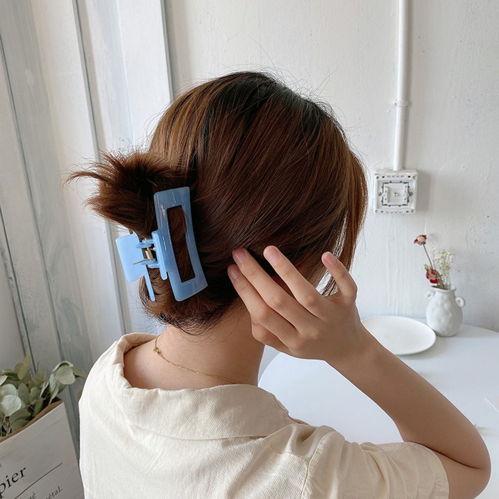 Kẹp càng cua kiểu dáng đơn giản cho nữ