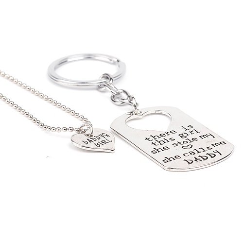 Bộ móc khóa và vòng cổ mặt khắc chữ giản dị thời trang