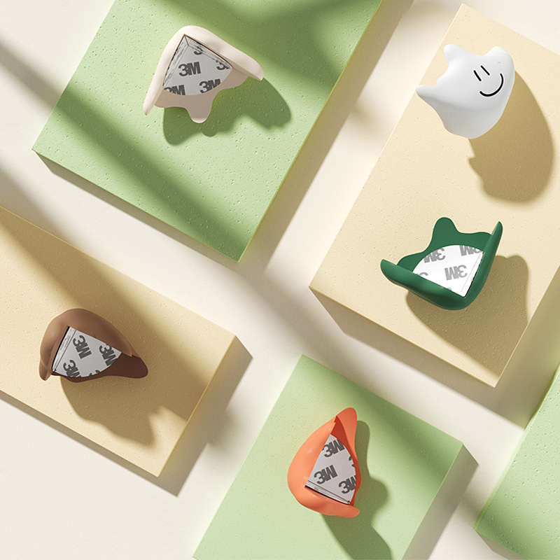 Bọc góc cạnh bàn bằng silicon bảo vệ an toàn cho bé