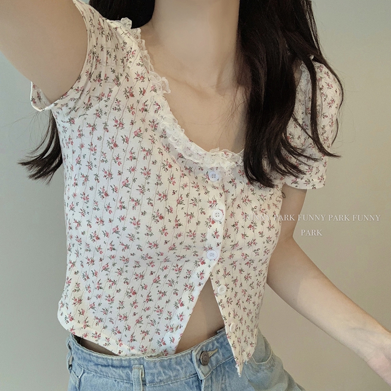 Áo Croptop Cổ Vuông In Họa Tiết Hoa Nhỏ