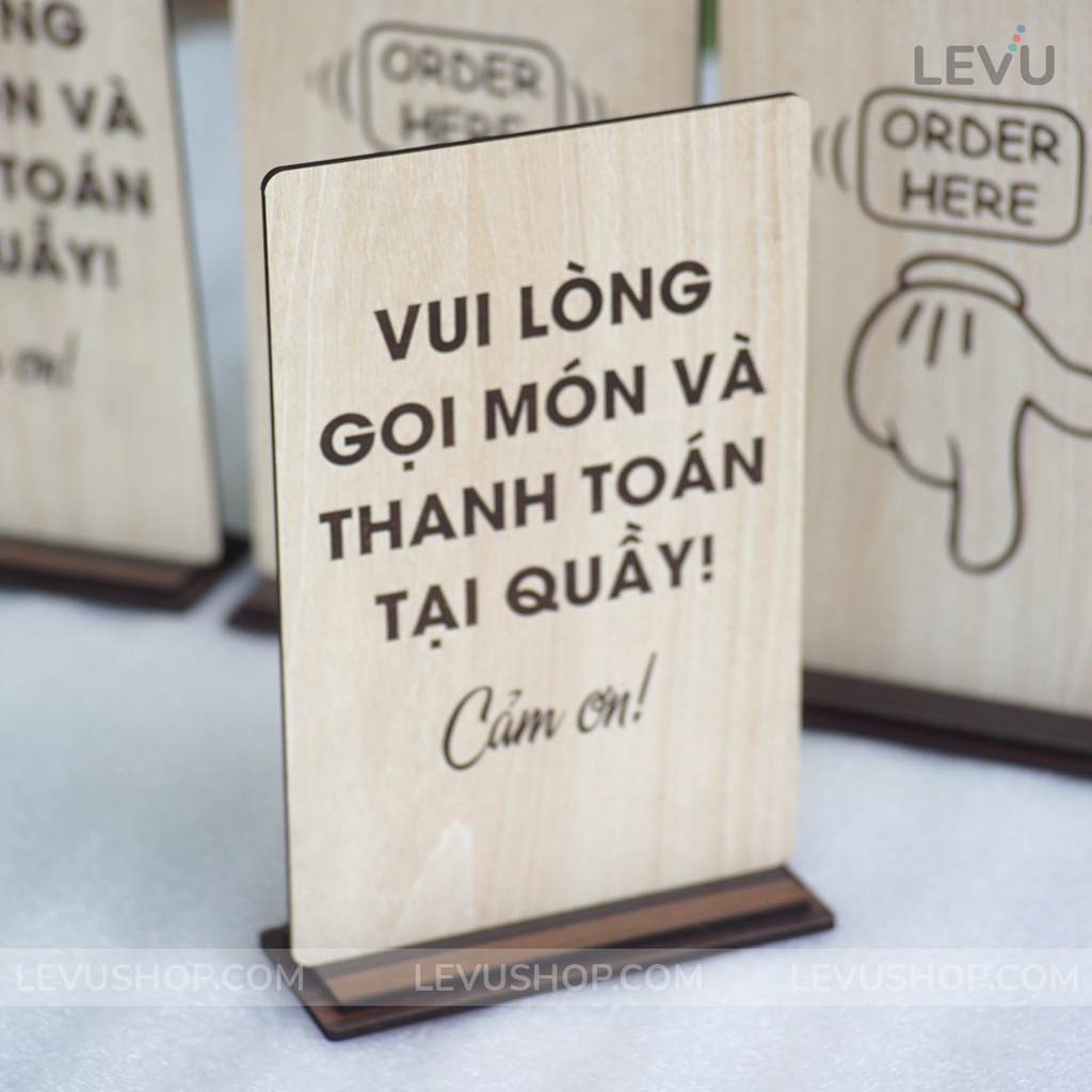 Bảng gỗ để bàn Order here 2 mặt vui lòng gọi món tại quầy khắc laser có chân đế LEVU-BG20