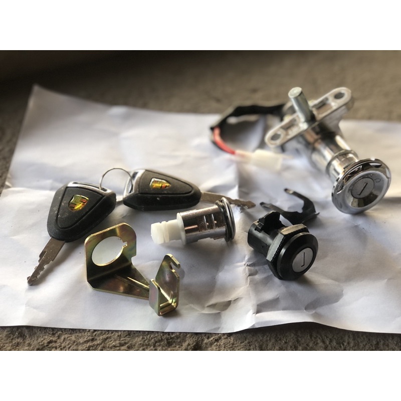Bộ khoá xe máy điện vespa