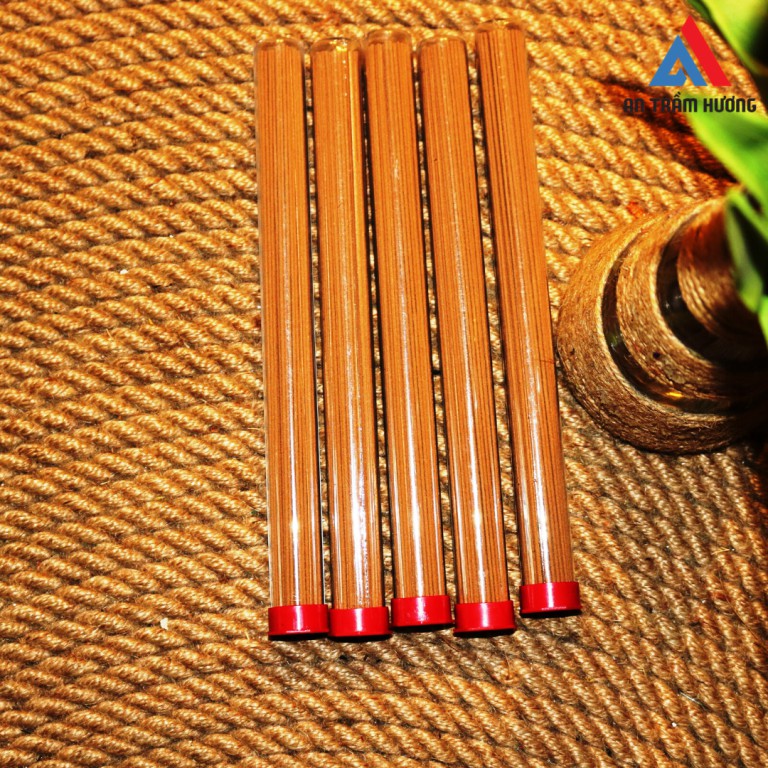 Nhang Trầm Hương Không Tâm Loại Ngọt Dịu Nhẹ, 100% Trầm Hương Thiên Nhiên, Không Hóa Chất.