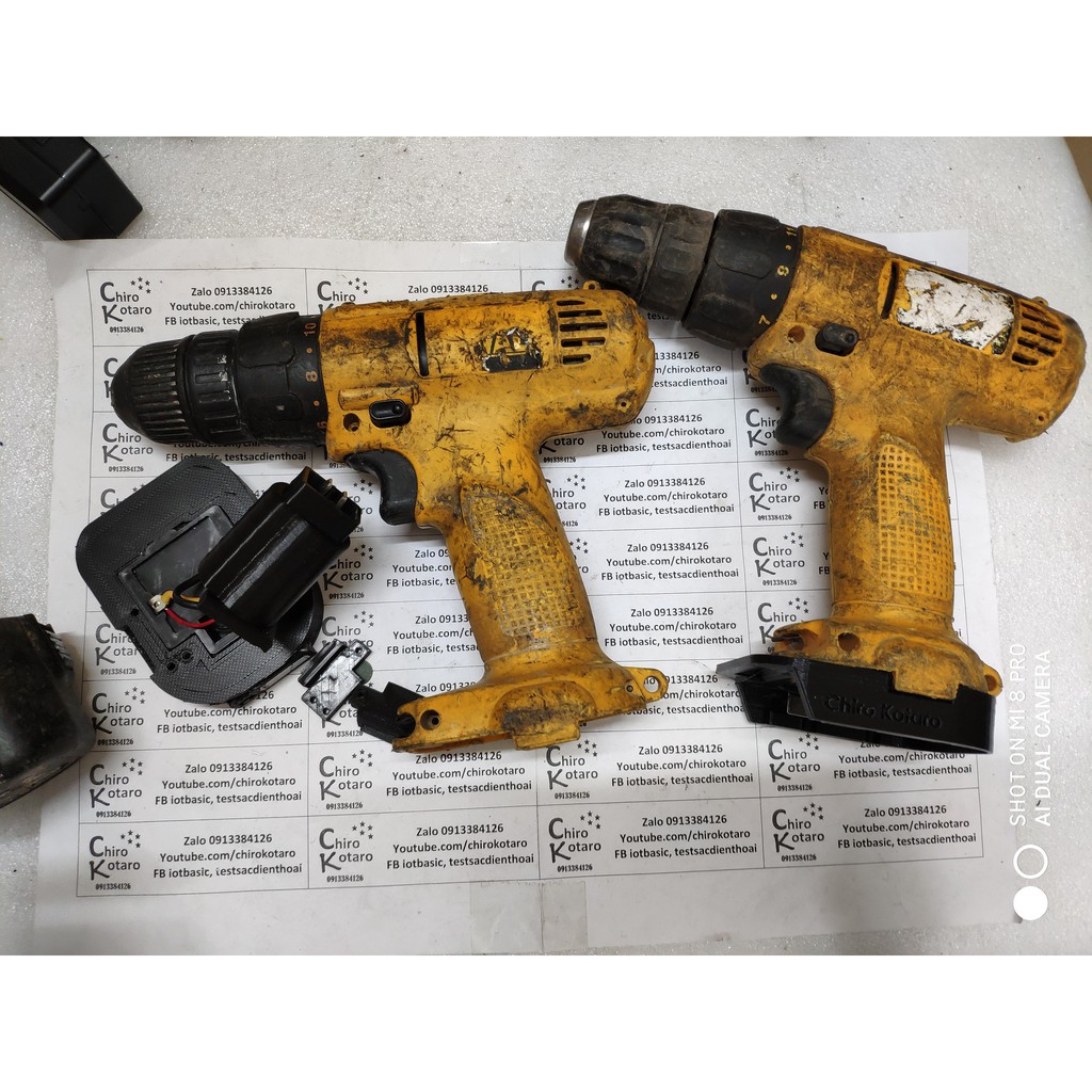 Đế chuyển pin máy Dewalt 9.6V và 12V NiCD dạng đầu đút sang dùng hộp pin cài Makita