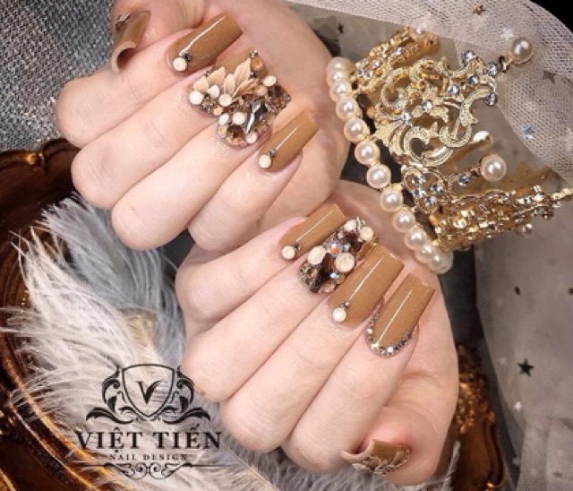 Vương miện chụp ảnh nail