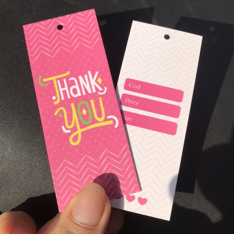 100 Tag Quần Áo, Mác Treo Quần Áo, Thẻ Treo Thời Trang Size 9x3.6cm Có Đục Lỗ , Chất Liệu C300 Cán Màn Mờ