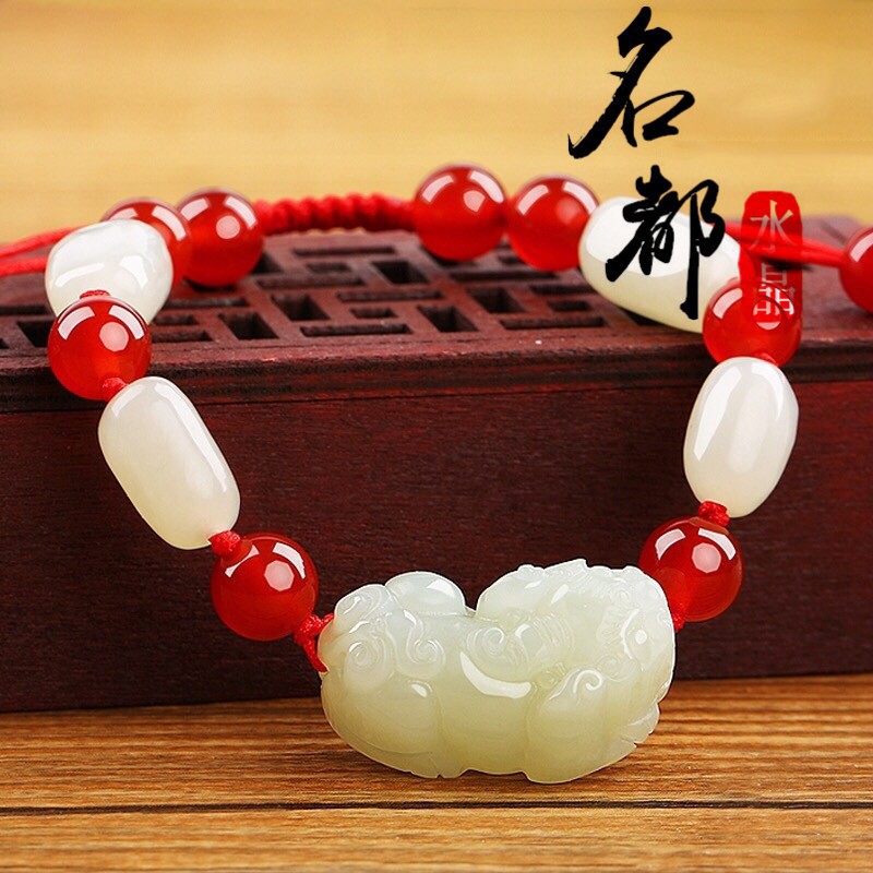 Vòng tay hạt ngọc bích phong thủy cầu may mắn