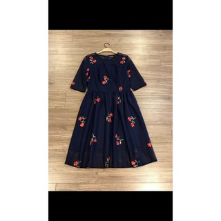 Đầm TOPSHOP thêu