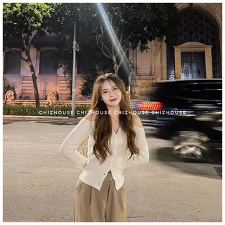 Áo len khoét vai buộc cổ