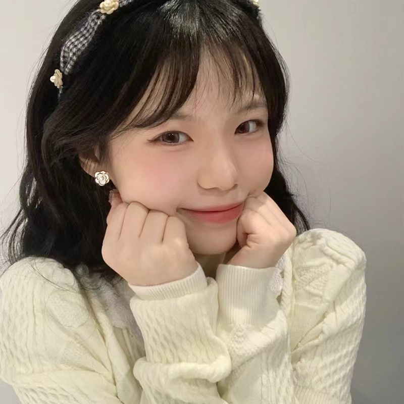 Bông tai/ Hoa tai dáng hoa có đính hạt ở giữa