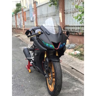 Kính chắn gió R15v3 trong suốt