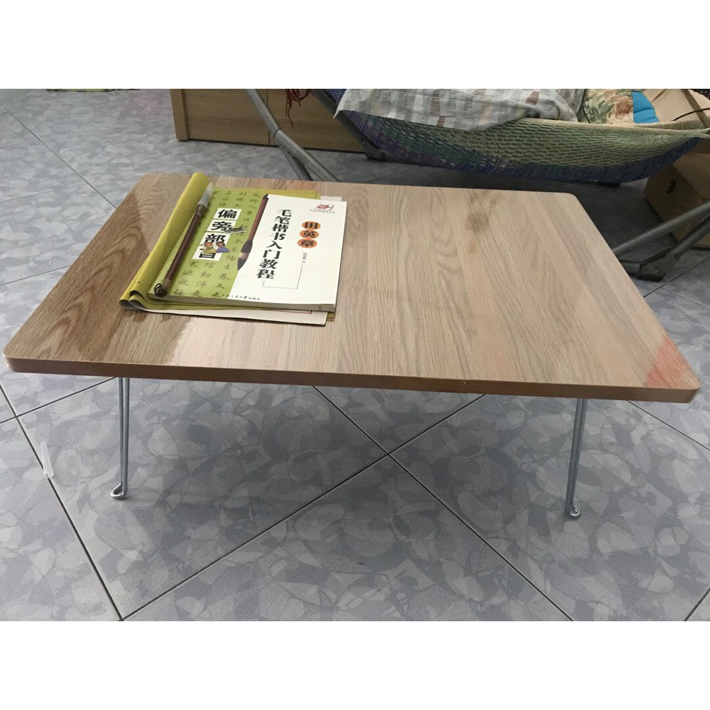 Bàn xếp gấp gọn học sinh vân gỗ đẹp, chân chắc chắn, kích thước 50x70 cm