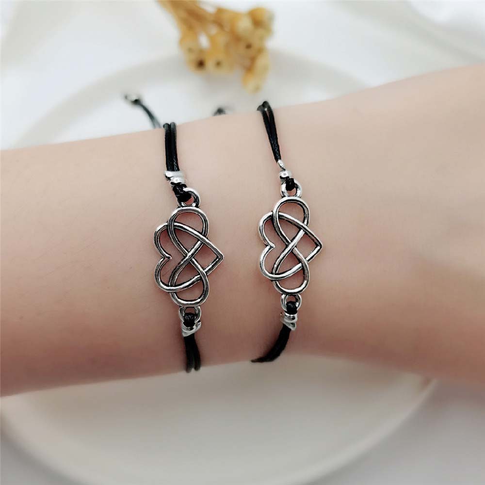 Set 2 Vòng Tay Chuỗi Hạt Mặt Hình Bướm Và Trái Tim Thời Trang Cho Nam Và Nữ