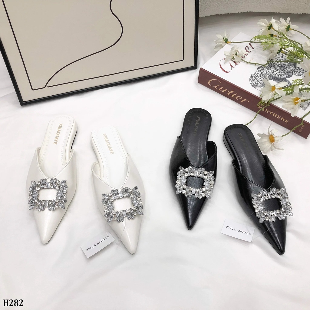 Sục Mũi Nhọn Đế Bệt Khóa Vuông Today Style H282 Sang Chảnh
