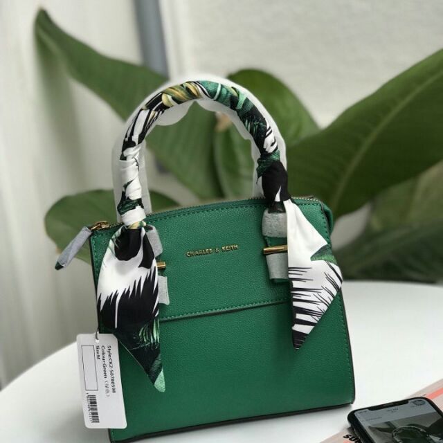 Túi charles and keith chuẩn AUTH