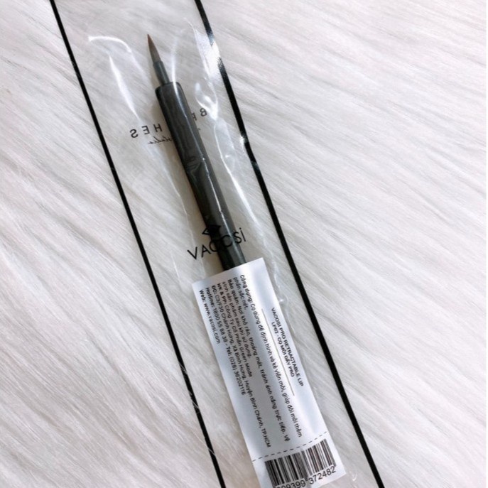 Cọ﻿ môi đẩy Vacosi Retractable Professional LP02