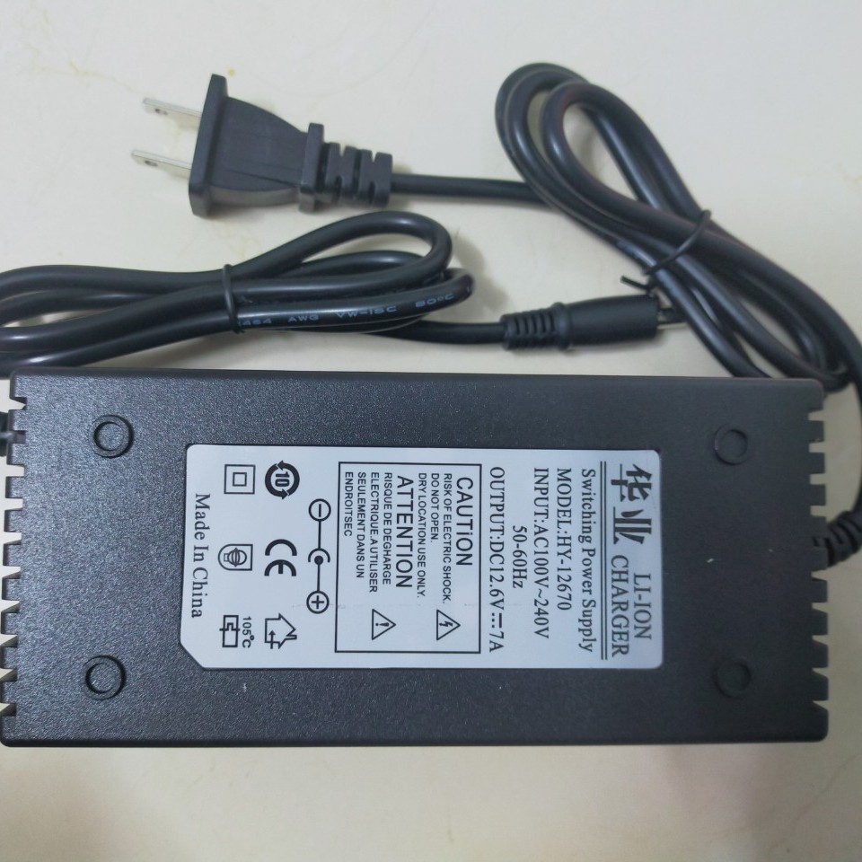 sạc pin lithium 12,6V-7A (có quạt làm mát)