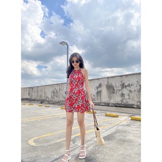 Đầm cổ yếm hở lưng