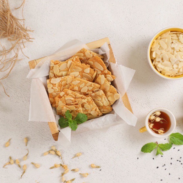 Bánh ngói HẠNH NHÂN  ăn kiêng mỏng và giòn ăn vặt quán 88 | BigBuy360 - bigbuy360.vn