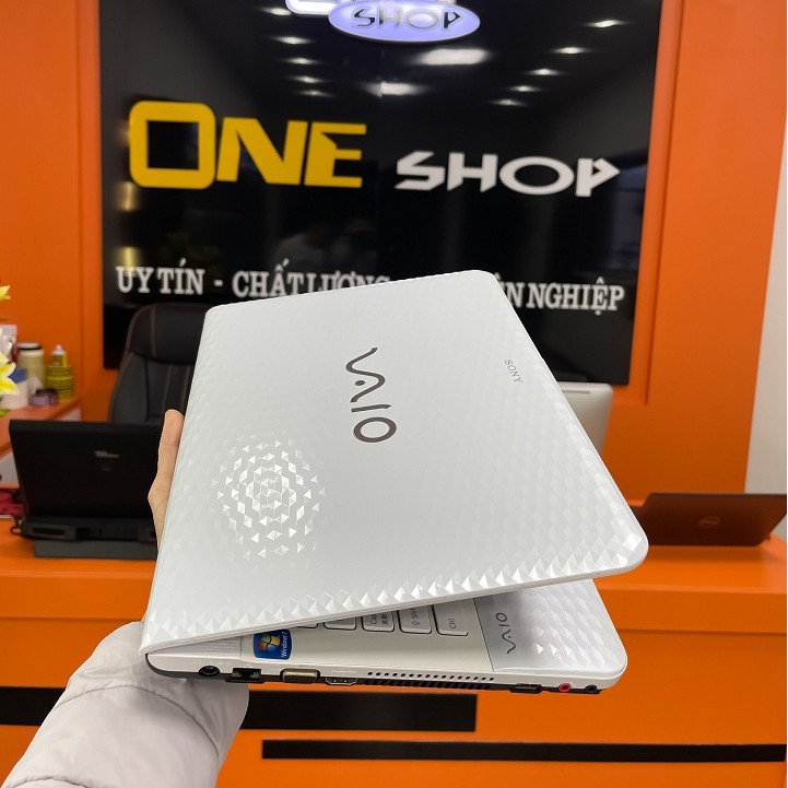[ HÀNG SƯU TẦM ] Sony Vaio EG Core i7 2640M/ Ram 8Gb/ SSD 256Gb/ vỏ vân kim cương trắng ngọc trai . | BigBuy360 - bigbuy360.vn