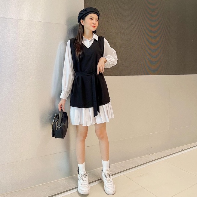 Set Váy nữ xếp ly ngắn sang chảnh, Set váy sơ mi trắng xếp ly và yếm đen dáng dài thắt đai eo style Hàn Quốc