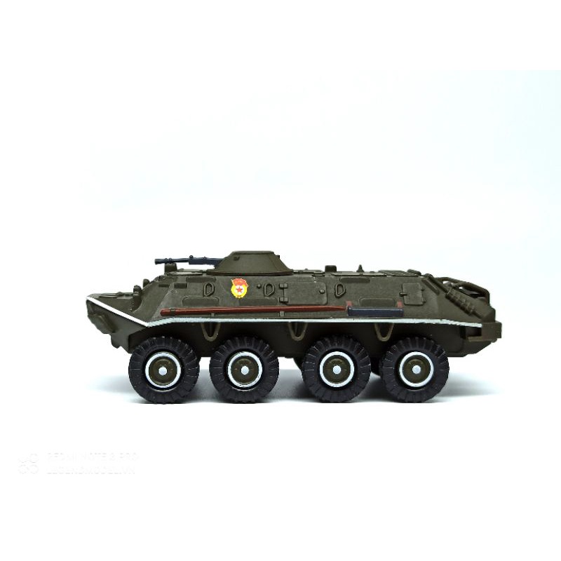 Mô hình xe thiết giáp BTR60 tỷ lệ 1/72