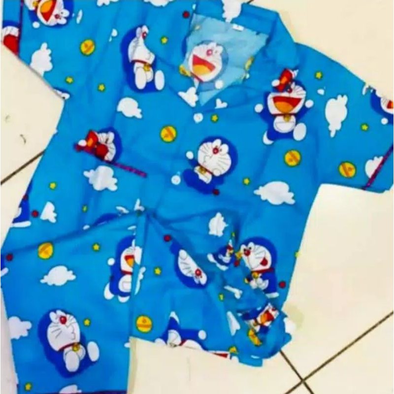 Bộ Đồ Ngủ 2 Món In Hình Doraemon Dễ Thương Cho Nam / Nữ