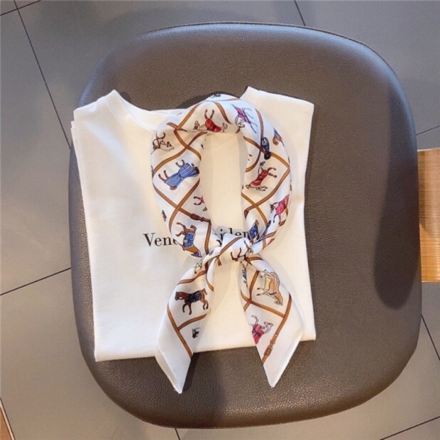 Khăn turban lụa vuông size 70x70cm Hình con ngựa - Maben