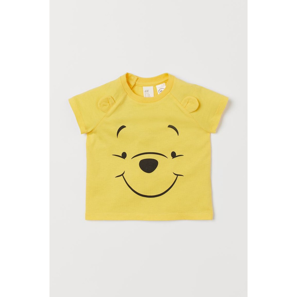 Áo thun ngắn tay hình gấu Pooh vàng, Hờ mờ UK săn SALE