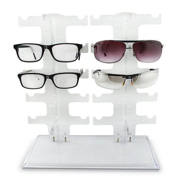 Giá trưng bày kính mát với thiết kế đơn giản, tiện dụng