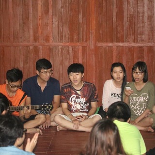 Áo "Buồn làm sao buông"