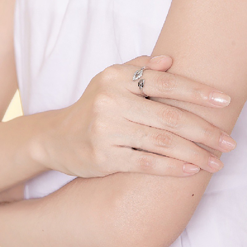Nhẫn dạng hở hình chiếc lá đính đá lấp lánh phong cách thời trang