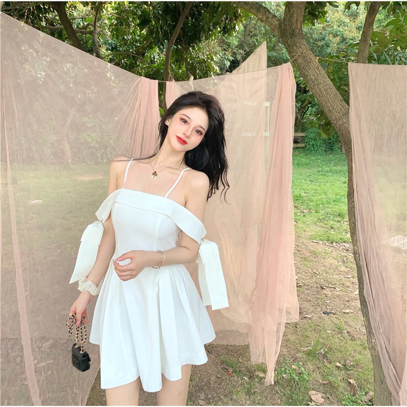 Đầm 2 dây trễ vai , váy ngắn xòe xếp ly kèm nơ trắng | BigBuy360 - bigbuy360.vn