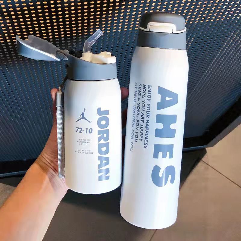 Bình Đựng Nước Giữ Nhiệt Dung Tích Lớn Có Ống Hút Phong Cách Thể Thao Đơn Giản Cho Học Sinh Nam Nữ