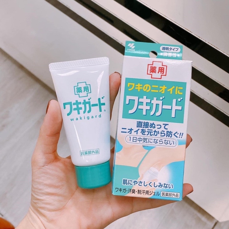 Gel bôi khử mùi hôi nách