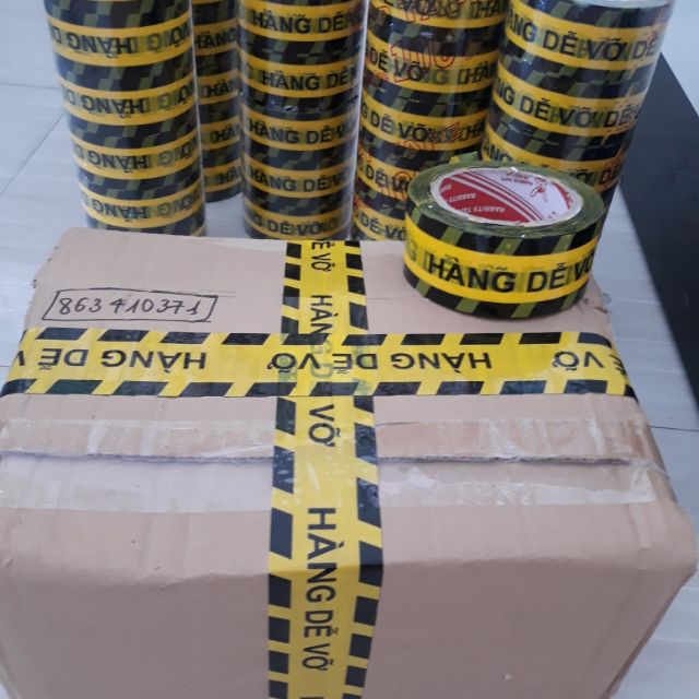 1 cuộn băng keo HÀNG DỄ VỠ
