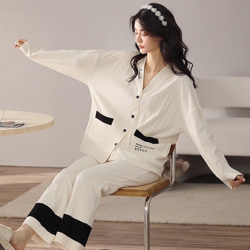 Bộ đồ ngủ tay dài cổ chữ V dáng rộng chất liệu cotton dễ thương thời trang cho nữ