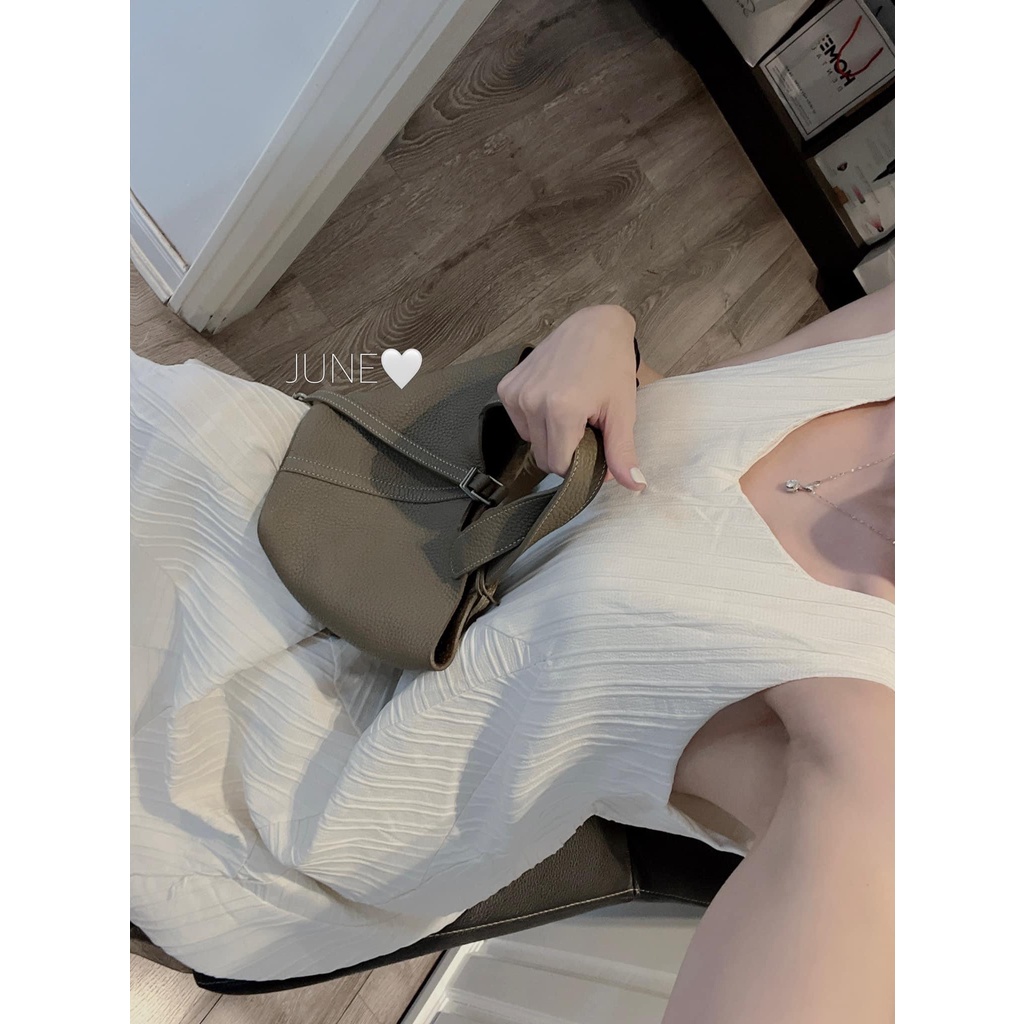 VÁY SUÔNG MÀU KEM SÁT NÁCH ĐUÔI CÁ VÂN SÓNG DÁNG DÀI CHO NỮ