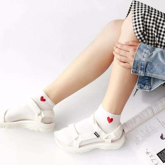 Set 5 Đôi Tất Trái Tim Cổ Ngắn Chất Liệu Cotton Thoáng Mát