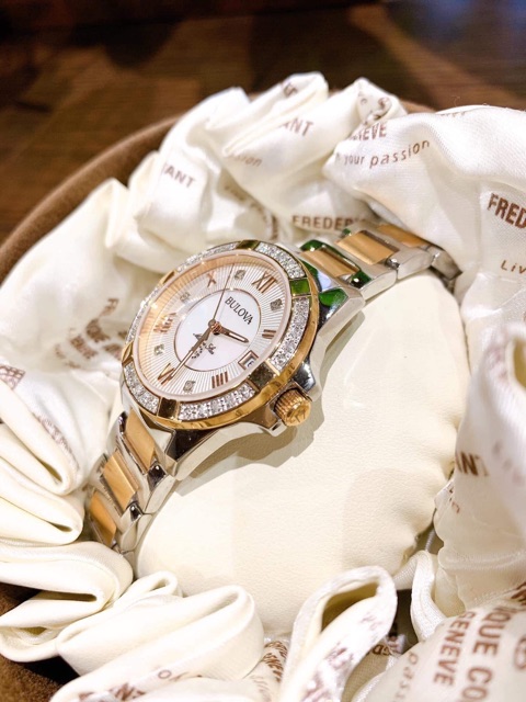 Đồng hồ nữ Bulova 98R234