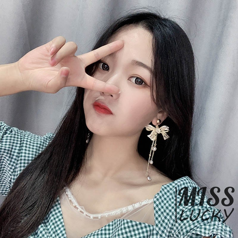 Khuyên tai nữ kiểu dáng thời trang phong cách Hàn Quốc