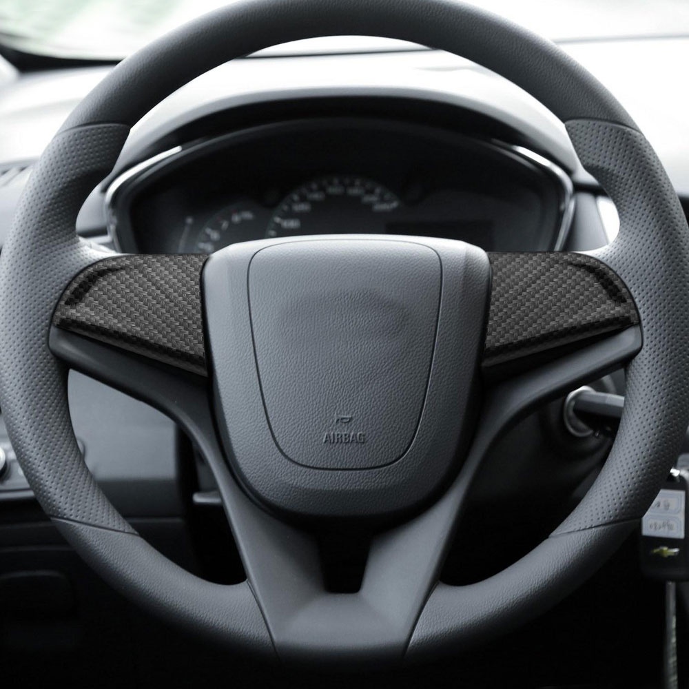 Bộ 2 Miếng Dán Trang Trí Vô Lăng Cho Xe Hơi Chevrolet Trax Cruze 2013 2014 2015 2016