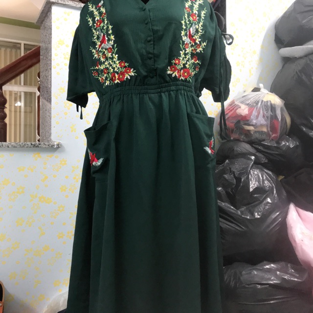 Đầm thêu ..