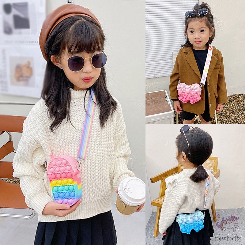 Túi đeo chéo kiểu dáng hoạt hình xinh xắn nhiều kiểu tùy chọn dành cho bé gái