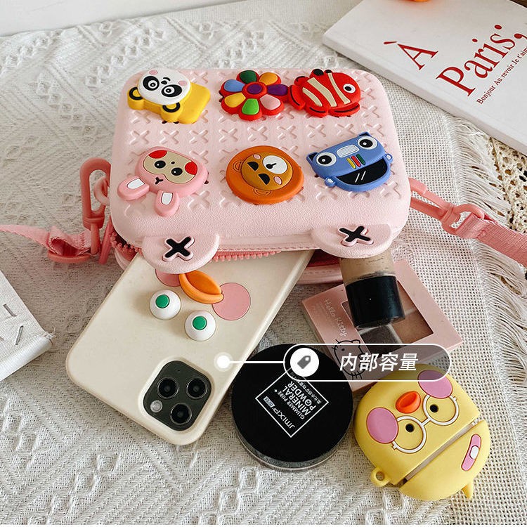 Túi Đeo Chéo Dáng Vuông Nhỏ Dễ Phối Đồ Chơi Cao Su Cho Trẻ Em